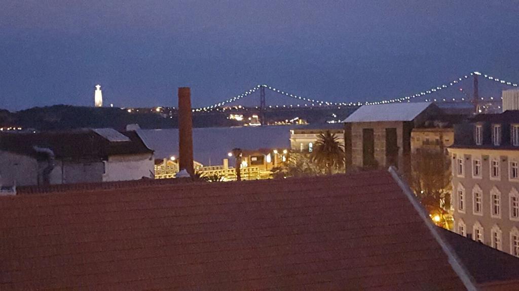 A Terrace On A Topfloor With A View Lisbon Exterior photo